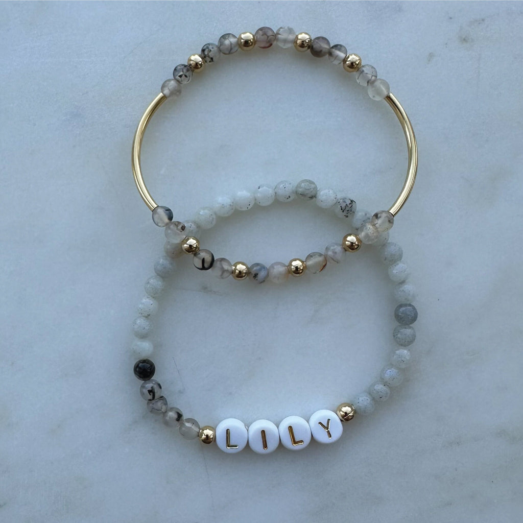 Personalized Gray Agate Beaded Bracelet: Custom Name, Friendship Gift