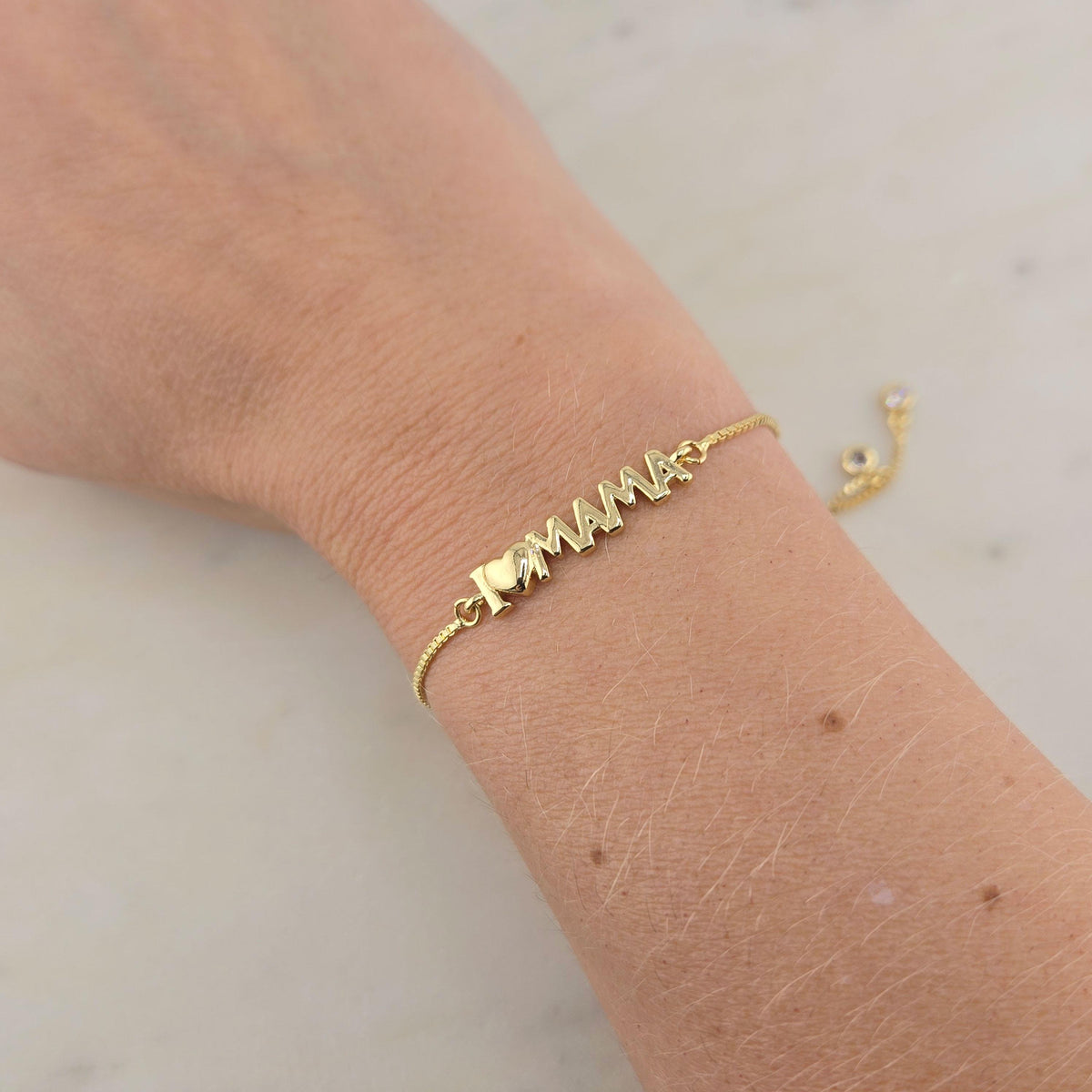 Personalized Mama Bracelet: Custom Gold Name, Dainty Heart Charm