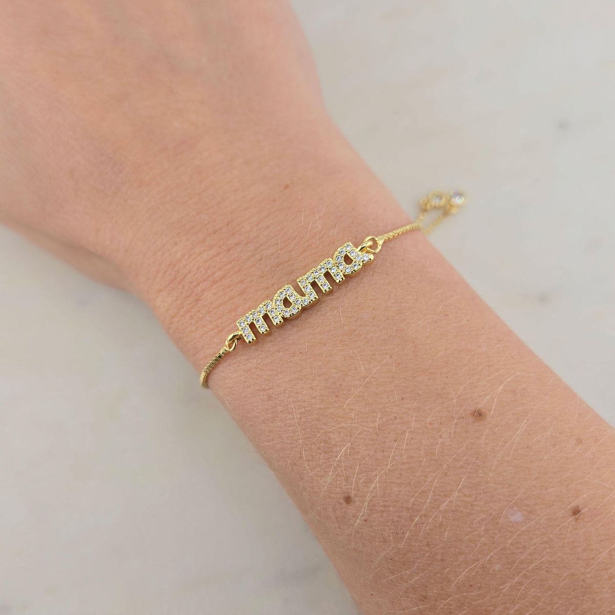 Personalized Gold 'Mama' Bracelet: Heart Charm, Custom Name Jewelry